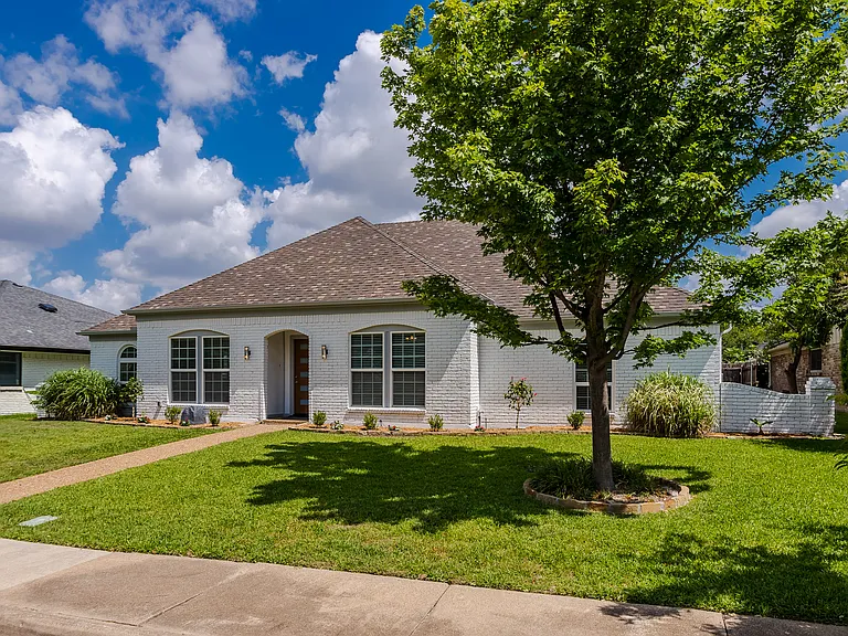 7233 Rustic Valley Dr — Photo 17