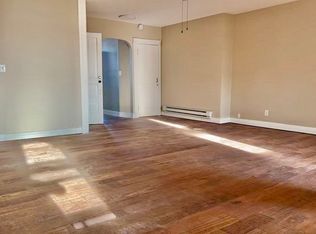 1216 N Calvert St APT 4, Baltimore, MD 21202