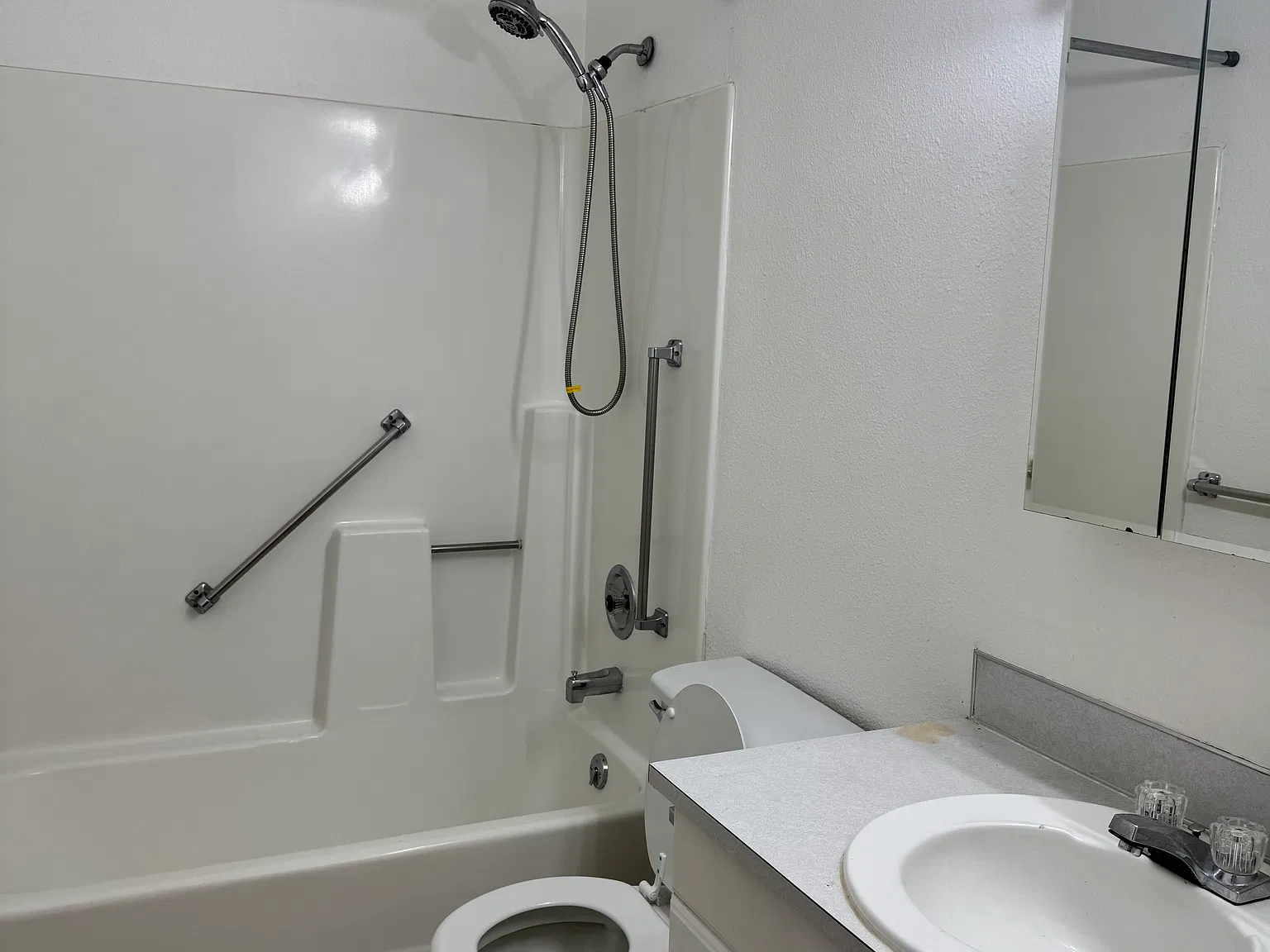 Studio, 389 sqft, $995 — Photo 1