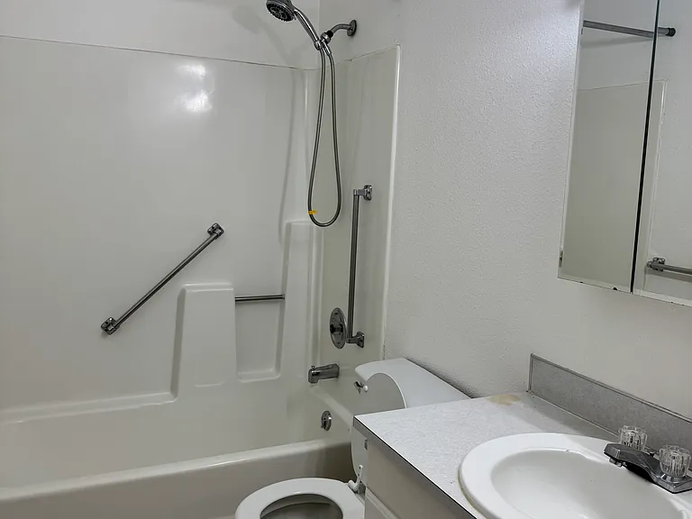 17 SW 2nd Ave #211 — Photo 8
