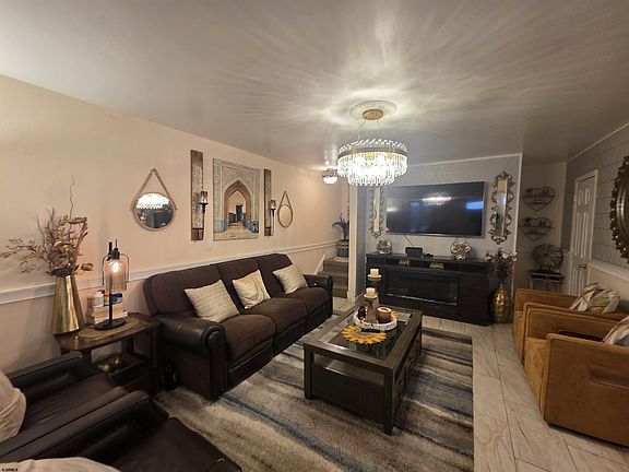 3rd image of 720 S New Rd APT 5H