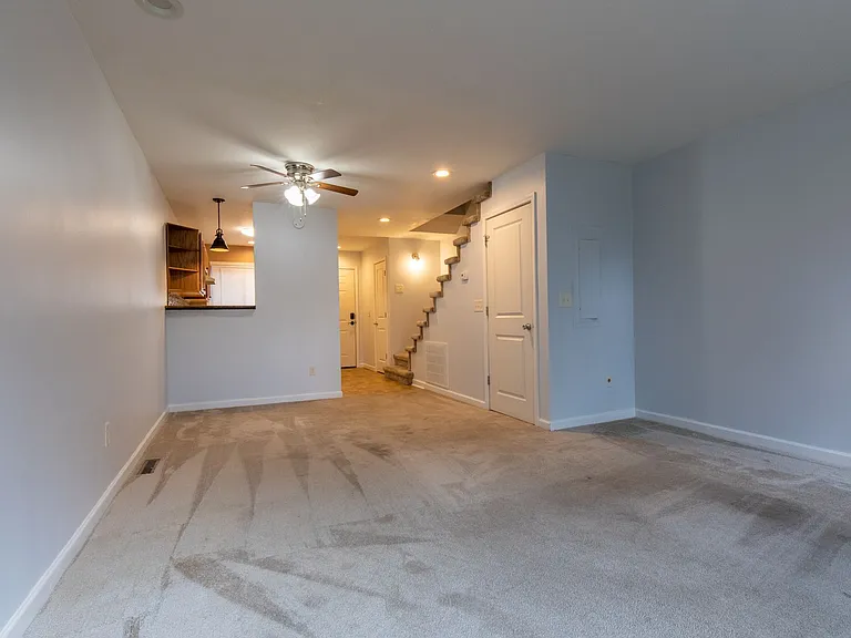 1433 Shipley Ferry Rd E — Photo 10