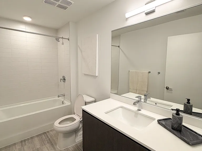 275 NE 18th St #3 — Photo 10