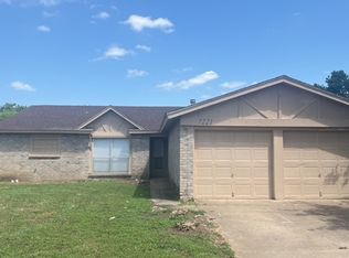7221 W Cleburne Rd, Fort Worth, TX 76133