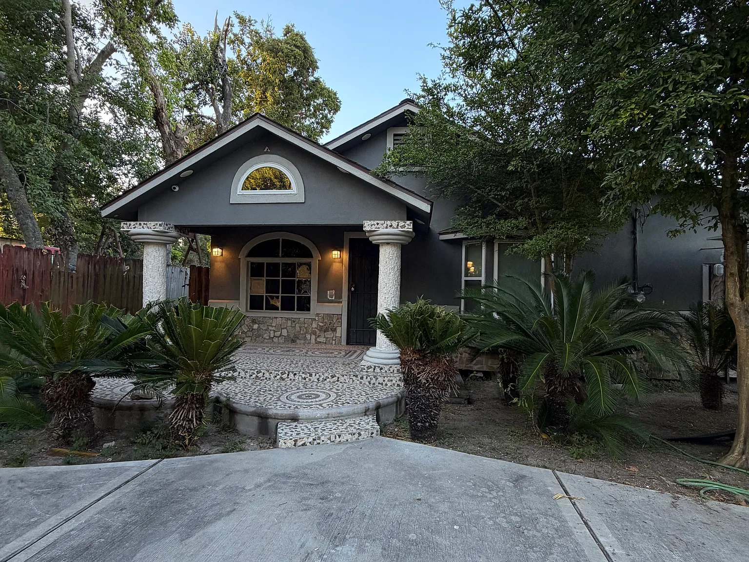 2 bed, 1600 sqft, $1,700 — Photo 1