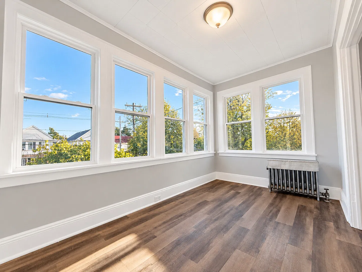 3 bed, 1200 sqft, $2,700 — Photo 4
