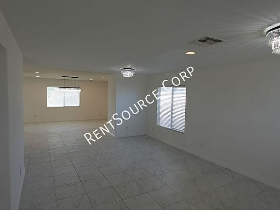 4th image of 1859 E Kettering St