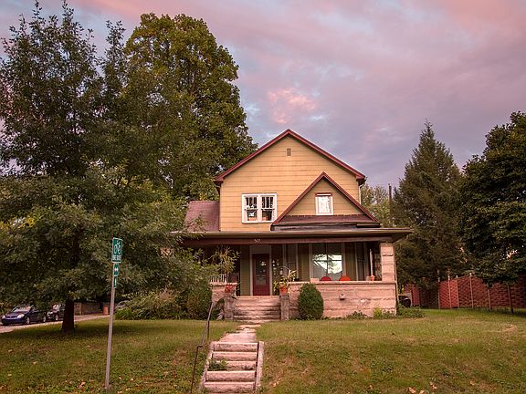 2nd image of 501 S Woodlawn Ave