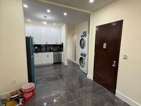 2nd image of 857 Flatbush Ave Unit 1