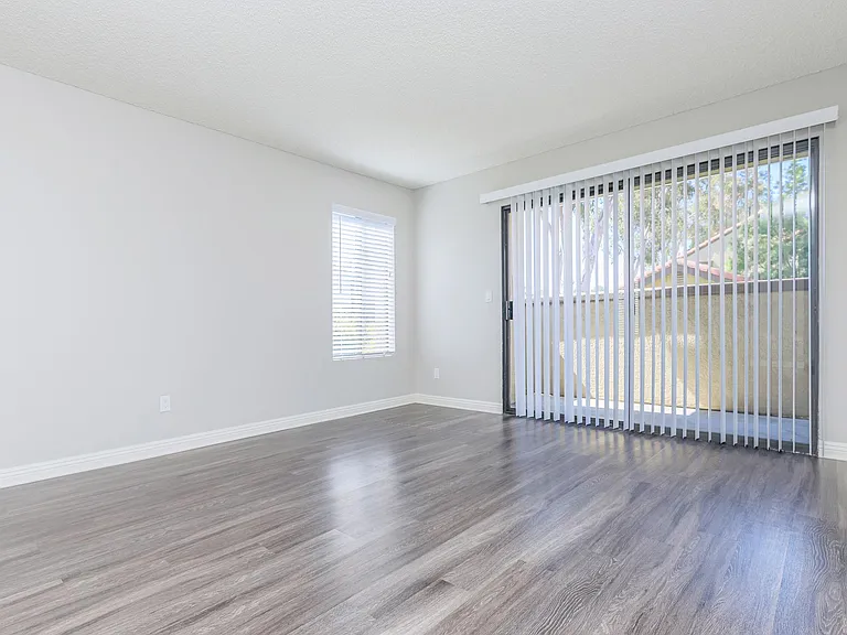 Villa La Paz Apartment Homes — Photo 40