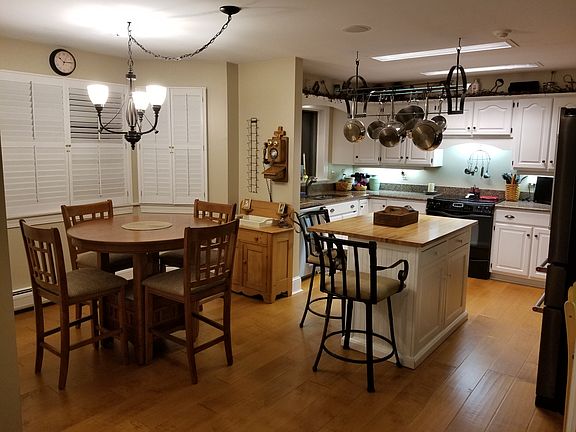 Kitchen and Breakfast Nook