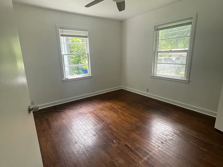 605 S Magnolia St — Photo 4