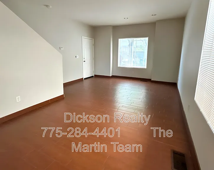 1317 Powell Ln — Photo 5