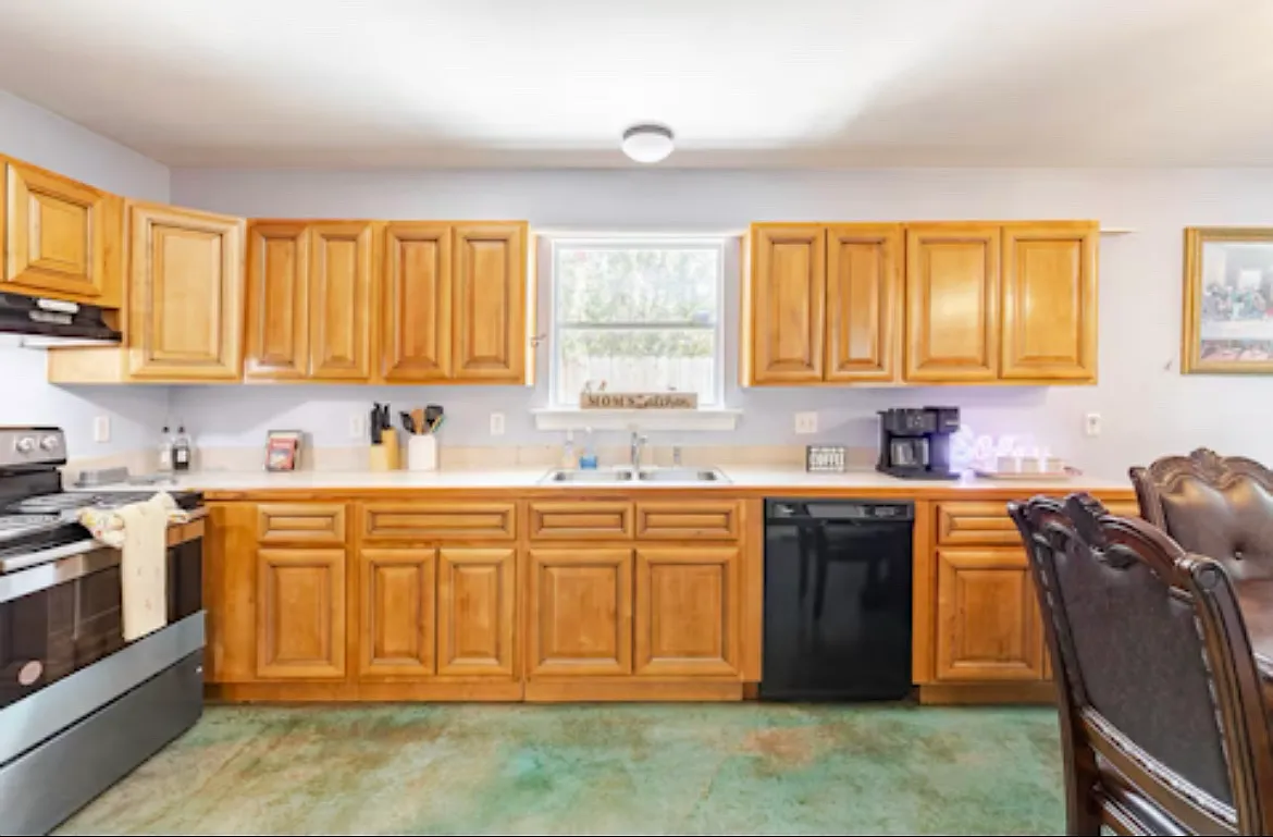 4 bed, 1624 sqft, $3,000 — Photo 3