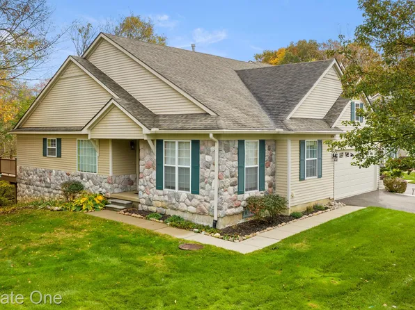 1094 Calpernia, Wixom, MI 48393