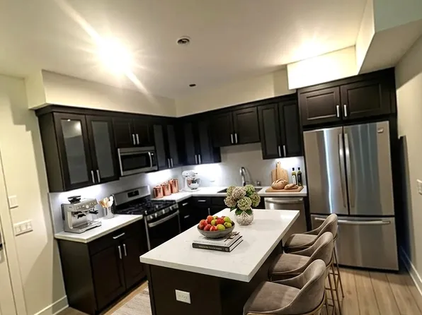 1157 S Bundy Dr #208, Los Angeles, CA 90049