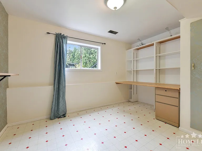 13900 Blackburn Ave #HOUSE — Photo 17