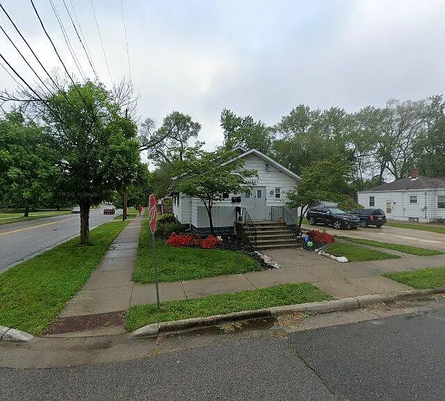 1144 Hazen St SE #B — Photo 1