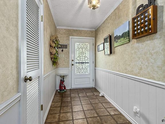 3rd image of 107 Hideaway Ln E