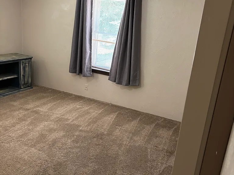 304 Woodrow Dr #1 — Photo 4