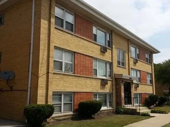 1107 W Cermak Rd #11, Broadview, IL 60155