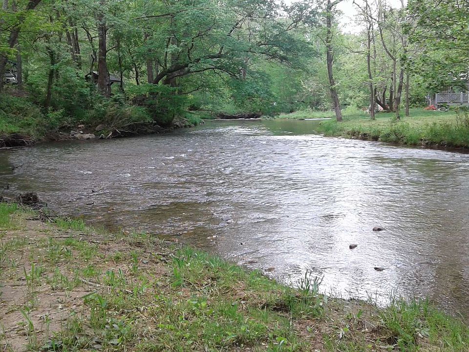 2nd image of 10 Tranquility Ln
