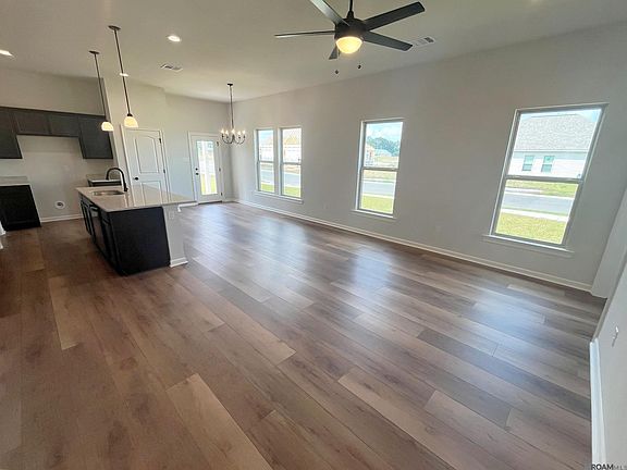 2nd image of 2165 Taylor Dr