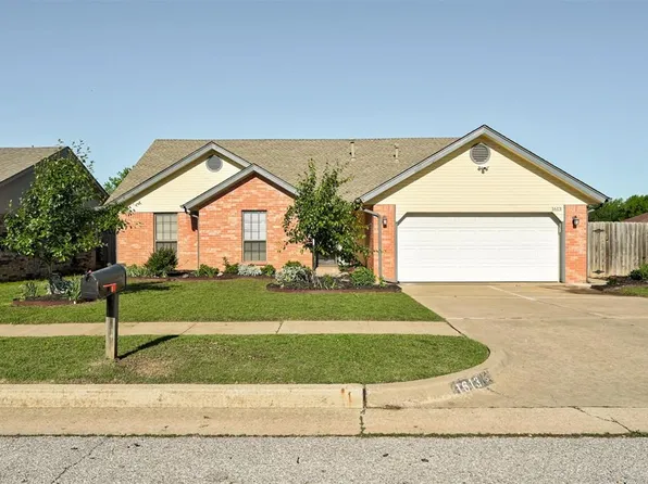 1613 Magnolia Ln, Edmond, OK 73013