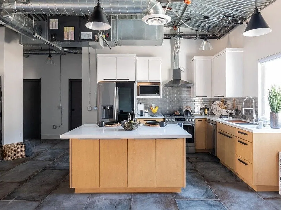 605 S Pacific Ave #202