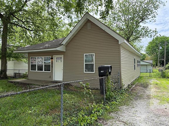 2nd image of 2027 N Weller Avenue