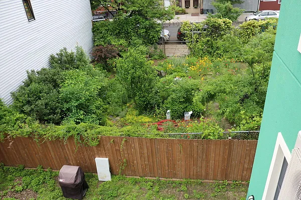 Rented by H L Dynasty Real Estate Corp | media 34