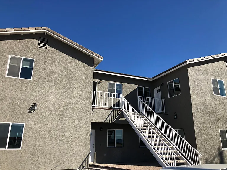 1561 S Dandelion St #2 — Photo 6