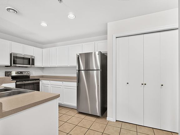4th image of 6720 Fairhaven Rd APT 10