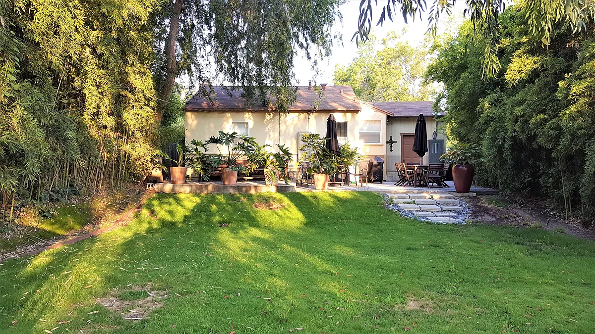 Back of House - 4142 Shadyglade Ave