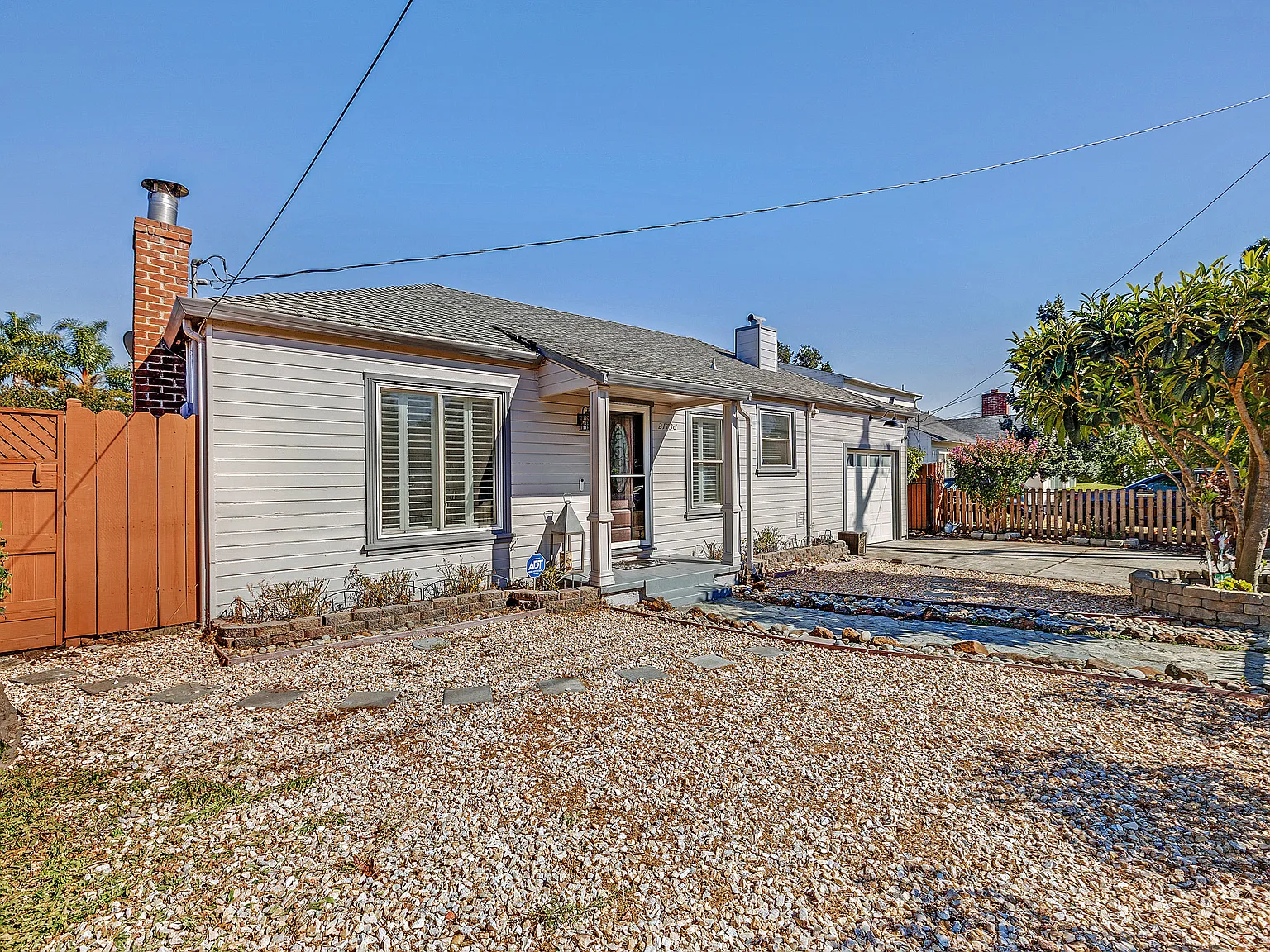 3 bed, 1180 sqft, $3,950 — Photo 4