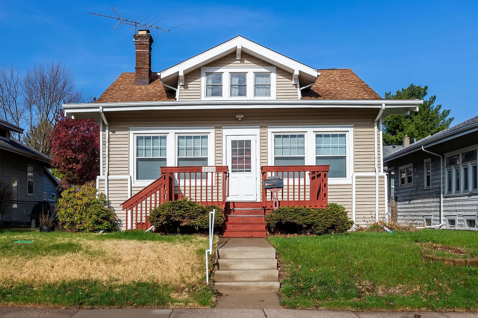 2506 Leclaire St photo 1