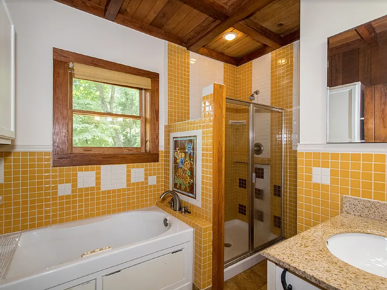117 Lake Dr — Photo 20