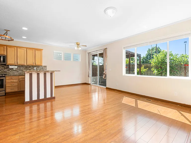 1639 SW Wright Pl — Photo 21