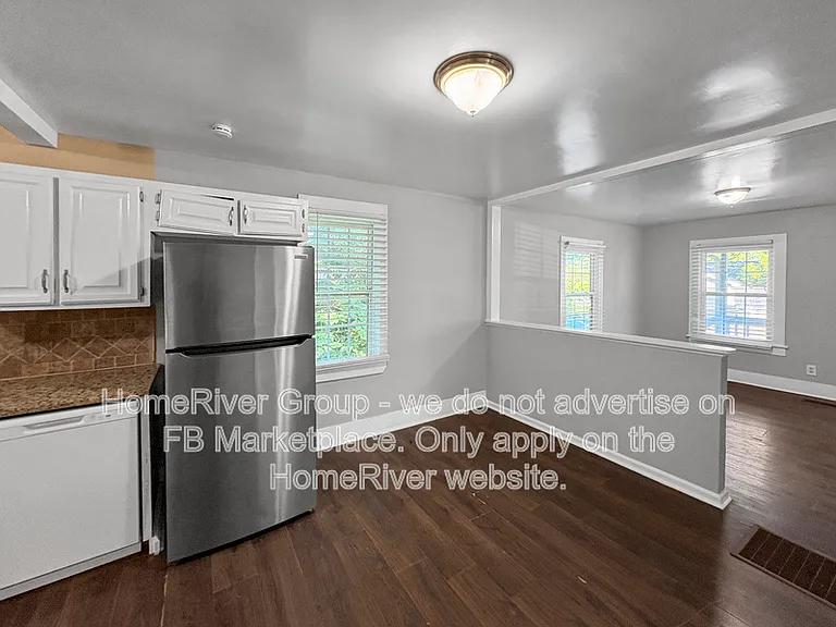 1310 Roanoke Ave — Photo 6