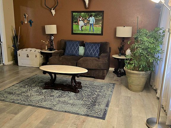 3rd image of 3103 Encanto Dr