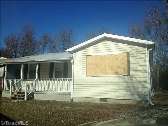 4th image of 2320 Newton St