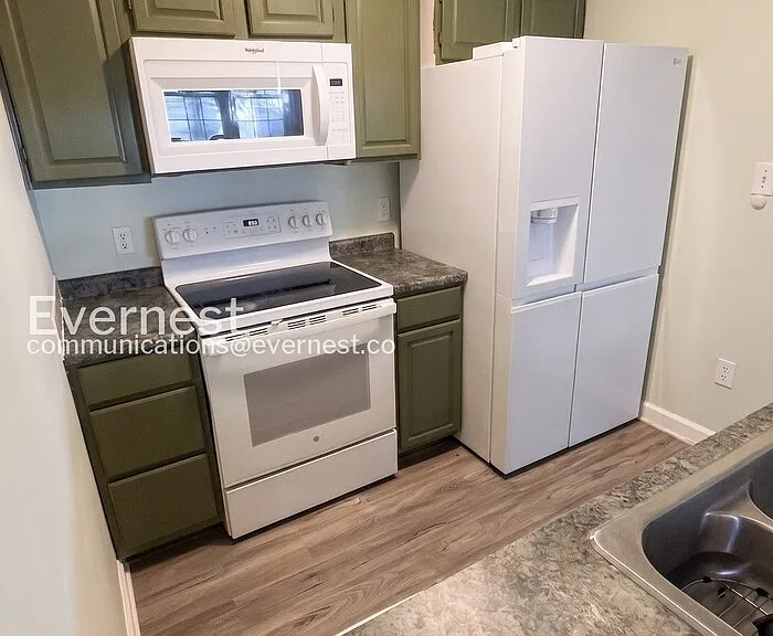 12135 Salemtown Dr — Photo 8