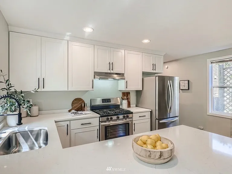 11356 28th Ave NE — Photo 14