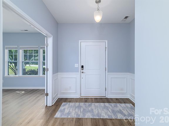 3rd image of 7129 Dove Field Ln