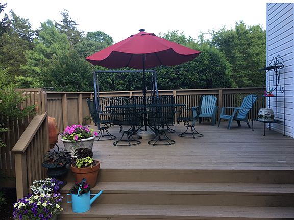 3rd image of 325 Dandridge Dr