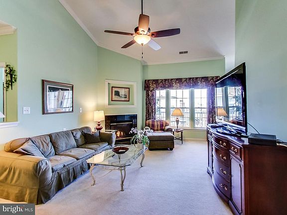 5th image of 1007 Samantha Ln APT 401