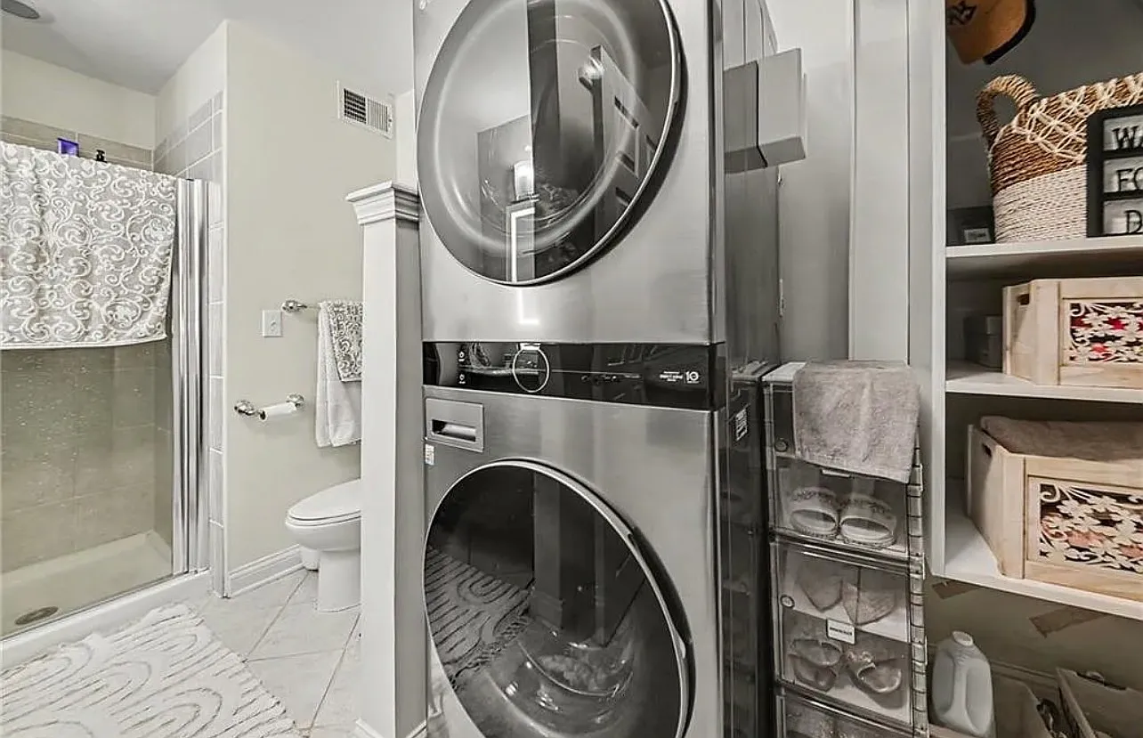 2 bed, 1100 sqft, $1,950 — Photo 4