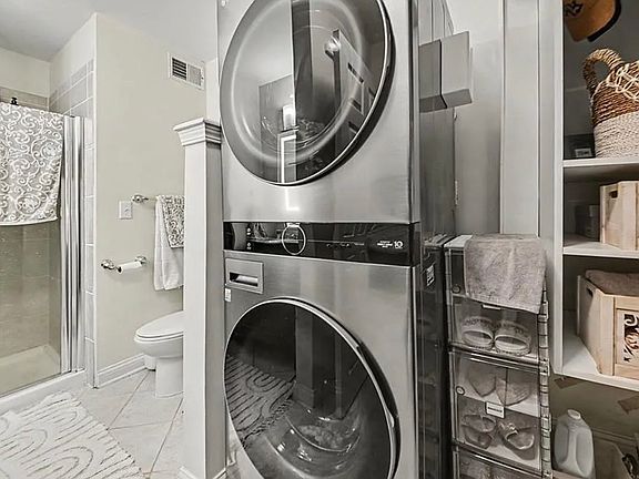4th image of 114 E 41st St #5