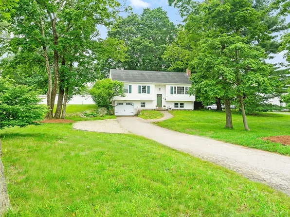 26 W Park St, Franklin, MA 02038