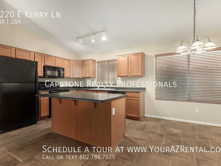 3220 E Kerry Ln — Photo 5